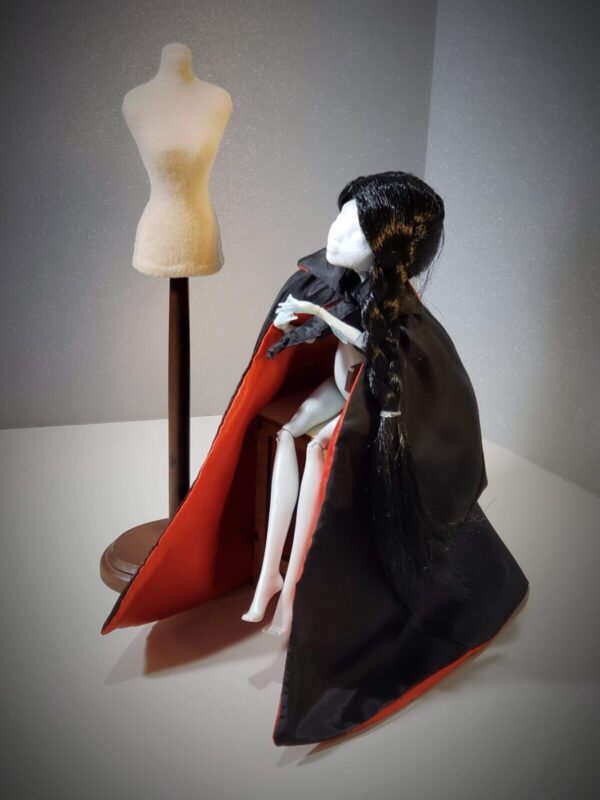 Two-sided Halloween Vampire cape for 1/6 scale fashion dolls - Image 2