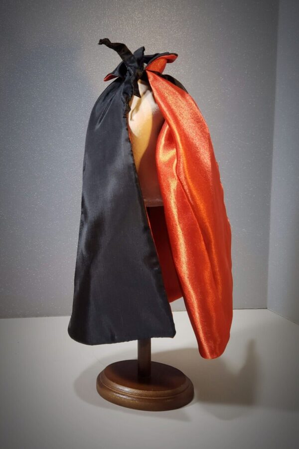 Two-sided Halloween Vampire cape for 1/6 scale fashion dolls - Image 5