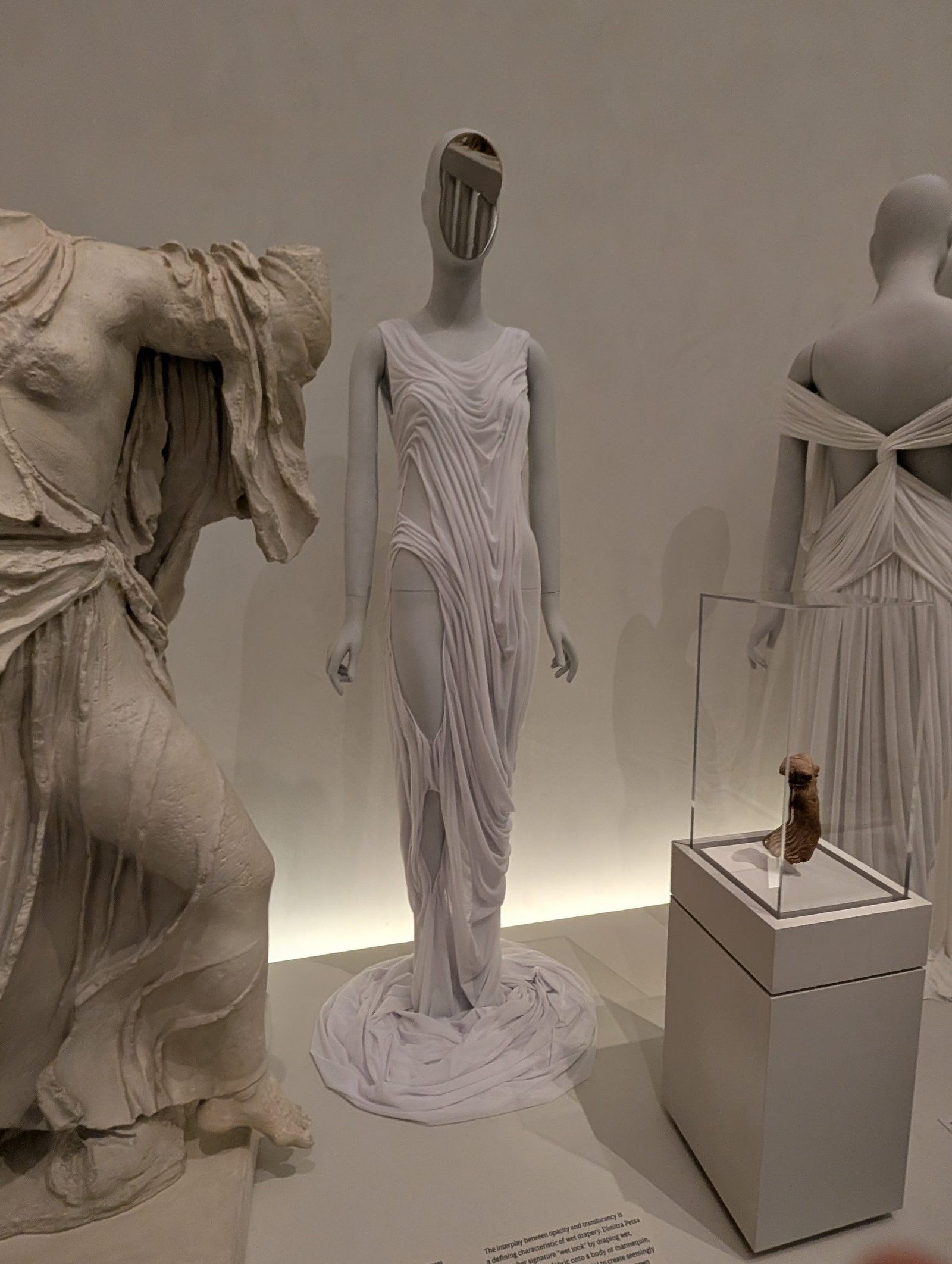 From Marble to Couture: How Fashion Engineers the “Ideal” Body